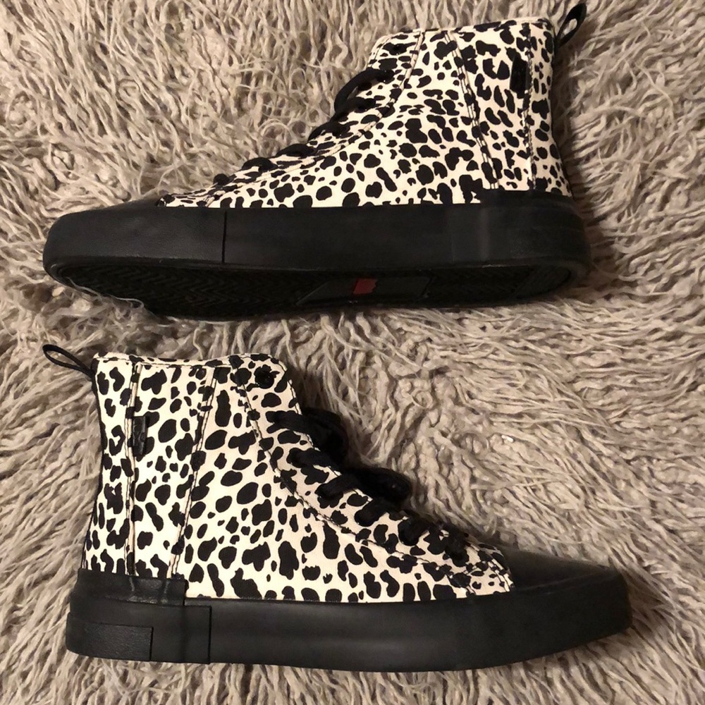 Brand new converse by “Levis”